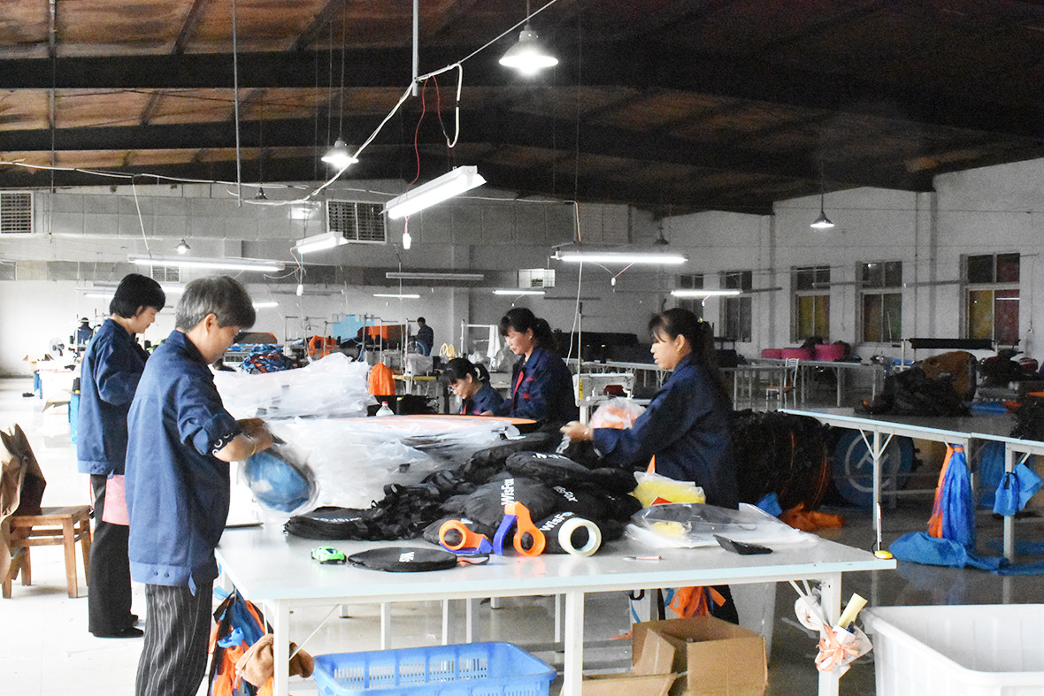 SHAOXING SHANGYU ENZE PHOTOGRAPHIC EQUIPMENT CO.,LTD. dây chuyền sản xuất nhà máy